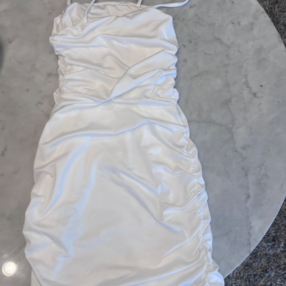 Mini white bodycon dress - Picture 2 of 2